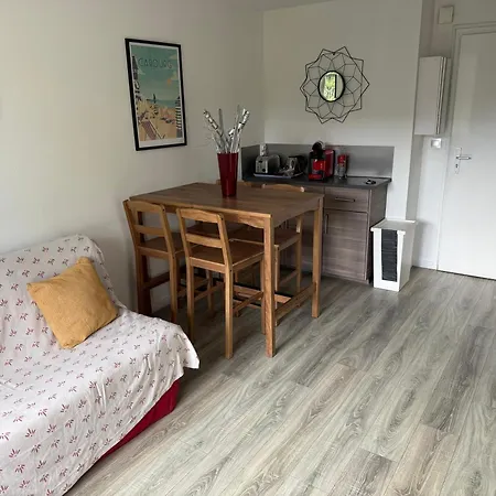 2 Pieces Jardin, Acces Direct Et Proche Thalasso Apartman