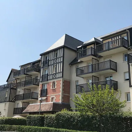 Appartement 2 Pieces Jardin, Acces Direct Et Proche Thalasso *